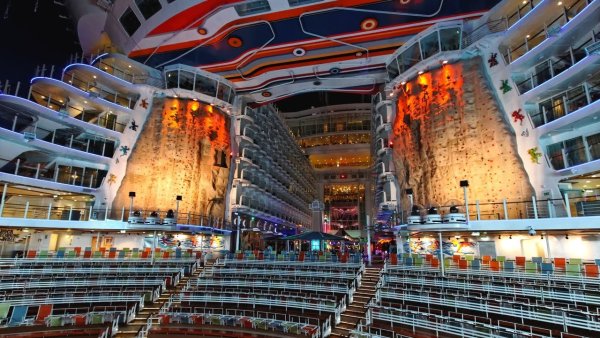 Роял Карибиан симфония морей