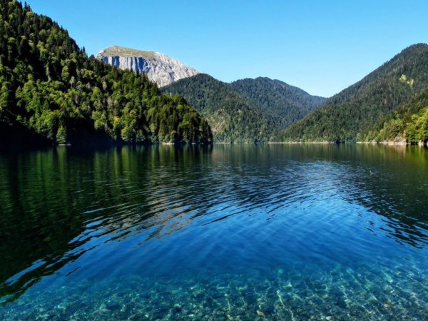 Озеро Ривьера Абхазия