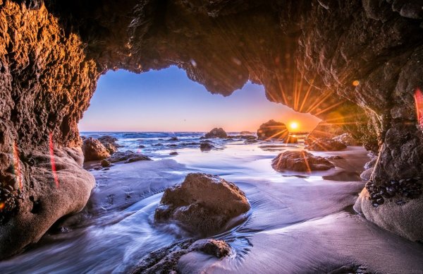 Море из пещеры