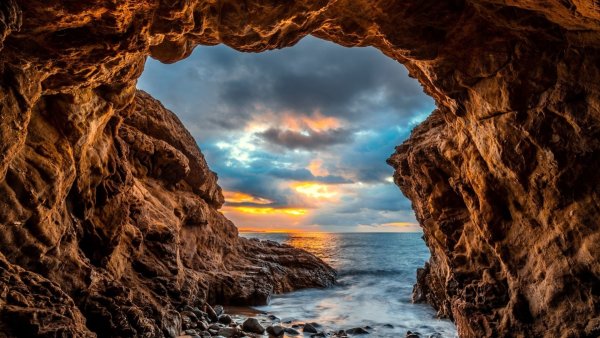 Морская пещера Бенагил Португалия