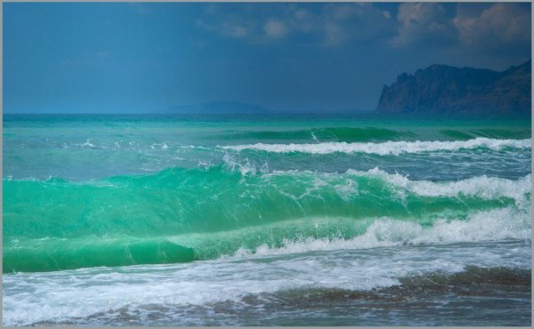 Сине зеленое море