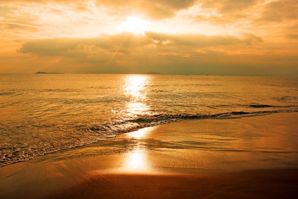 Солнечная дорожка берег