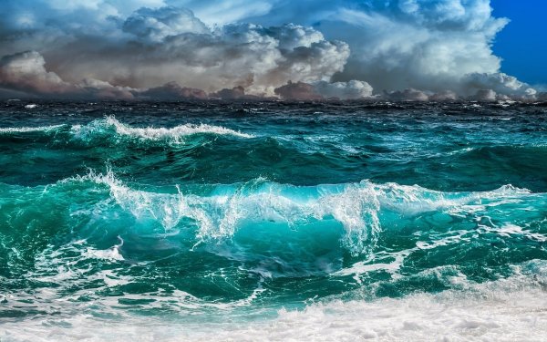 Голубое море