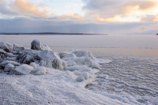 Побережье белого моря зимой