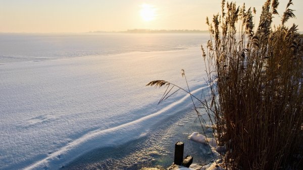 Зима солнце море