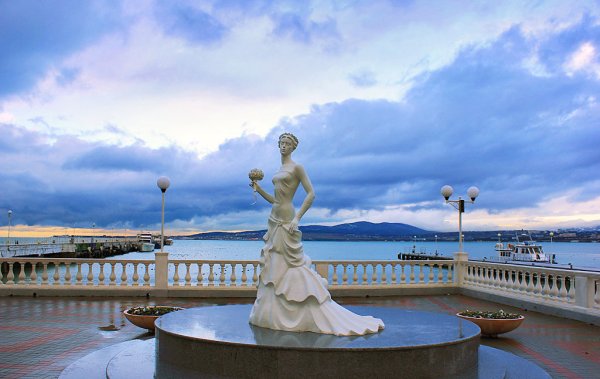 Геленджик море набережная