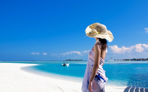 Подруги на пляже