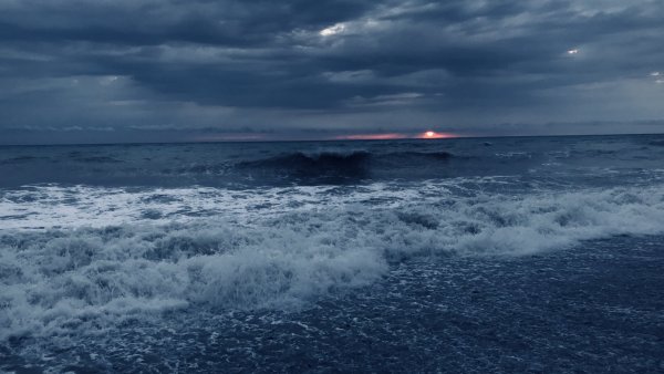 Холодное темное море