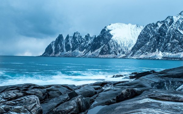 Норвегия снежные горы фьорды