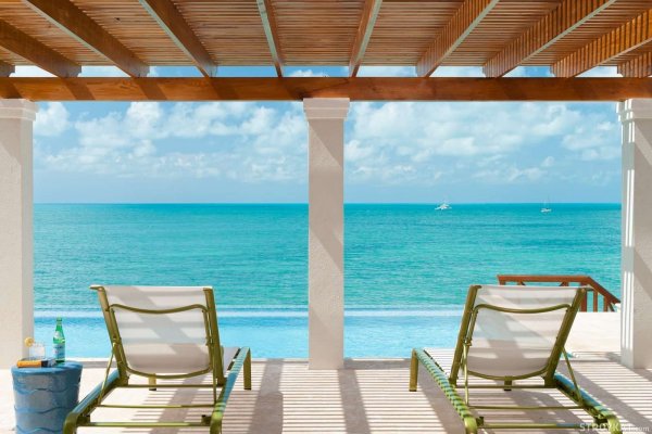 Вид на океан с террасы