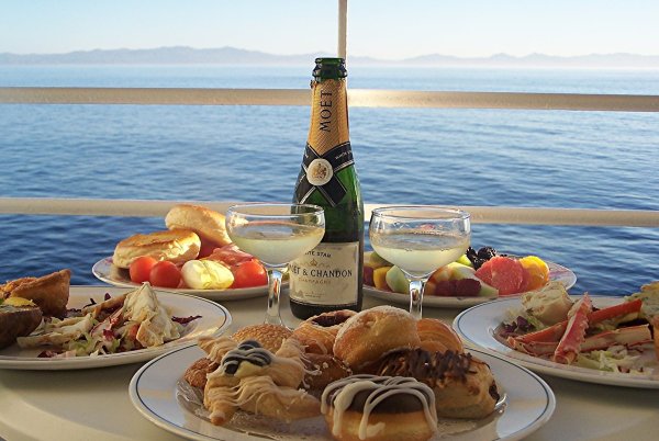 Завтрак с шампанским