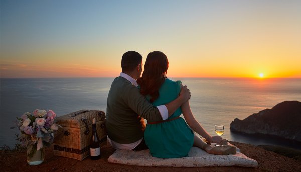 Влюбленные на берегу моря