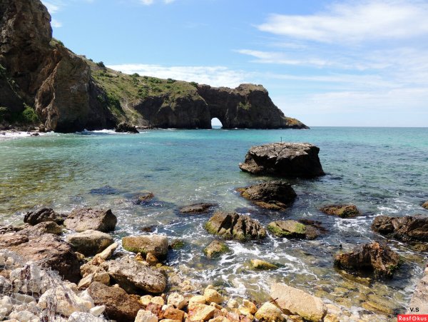 Бухта Айя скала арка