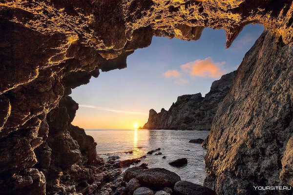 Морская пещера в Алгарве, Португалия