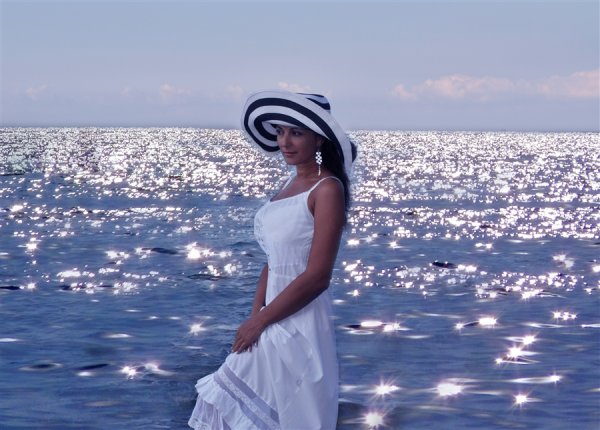 Марина морская на море