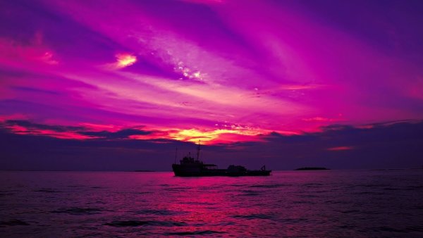 Сиреневое море