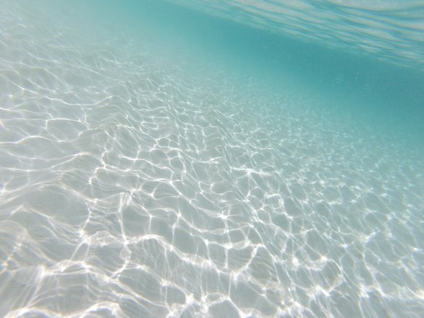 Прозрачное море