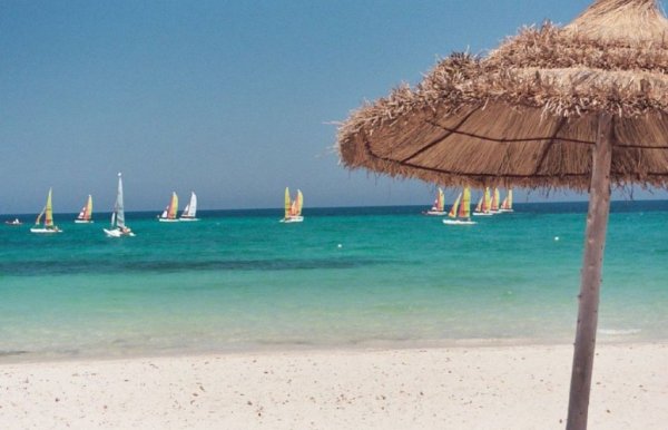 Тунис пляжи с белым песком Махдия