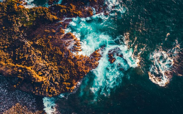 Красивые волны на море