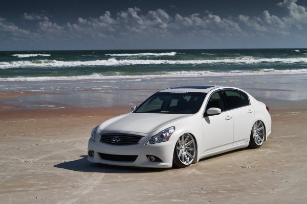 Infiniti m37 White Tuning