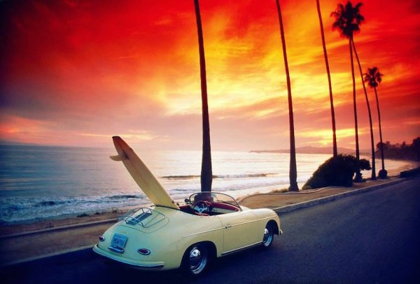 Машина закат море