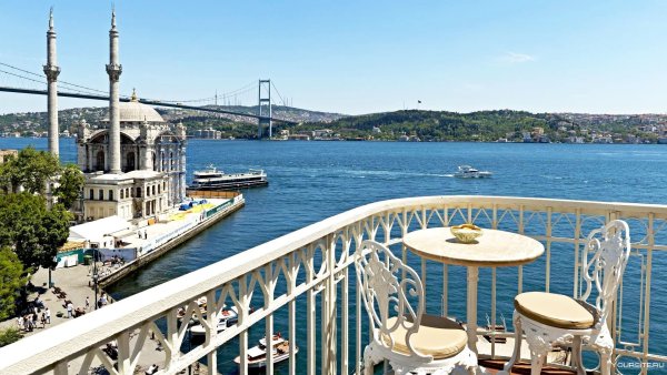 Мечеть Долмабахче в Стамбуле