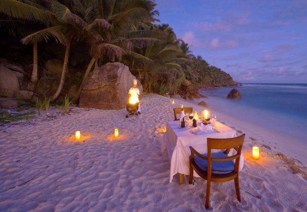 Ужин на берегу моря