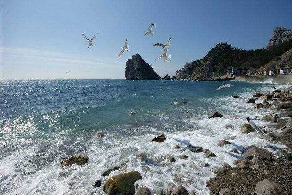 Пляж у горы дива в Симеизе