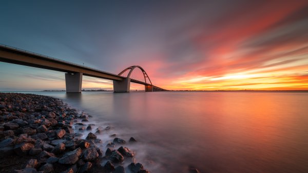 Пейзаж с мостом