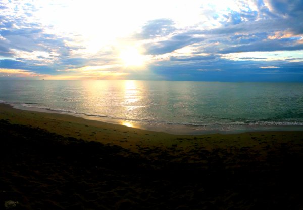 Калмыкия Лагань Каспийское море пляж