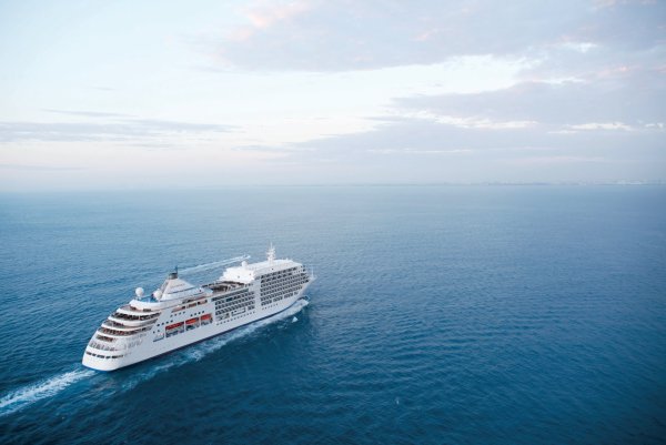 Круизный лайнер в Silver Spirit