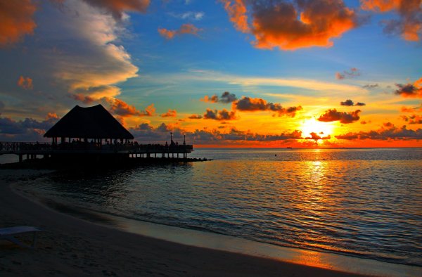 Океан Мальдивы закат бунгало