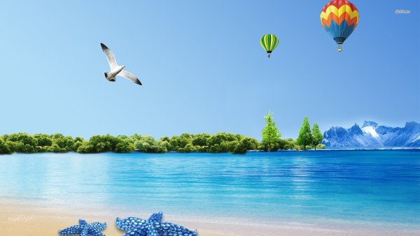 Девушка с арбузом на пляже