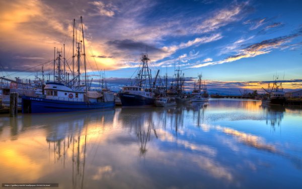 Пристань с кораблями