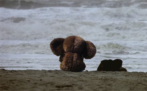 Чебурашка на море