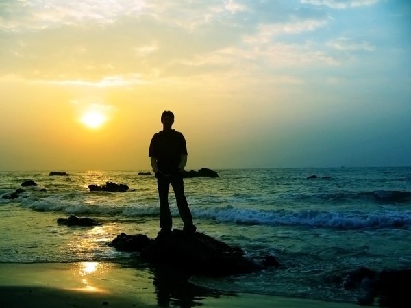 Мужчина на море