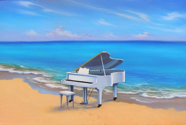 Рояль на фоне моря