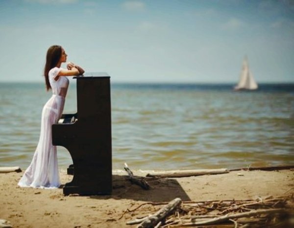 Рояль в цветах