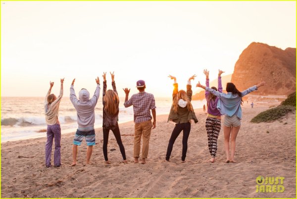 Молодежь на пляже