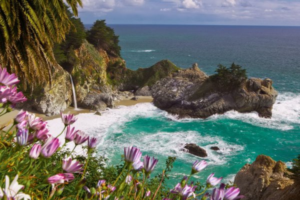 Водопад на закате