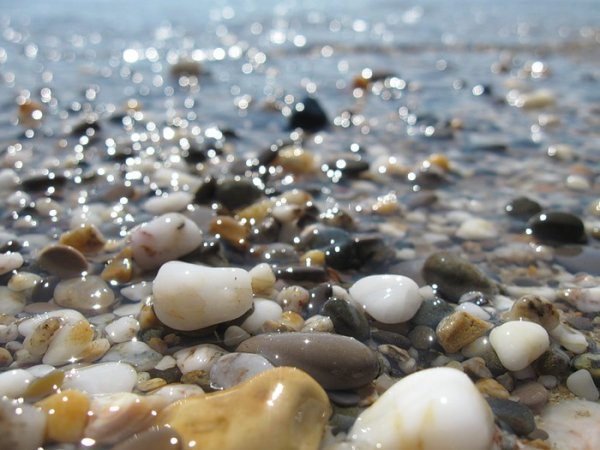 Галька в воде