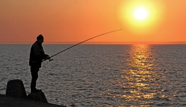 Рыбаки в море