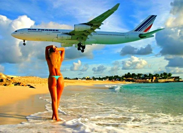 Море самолет девушка