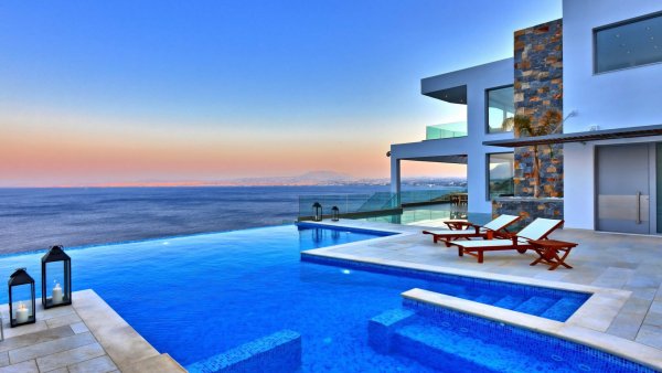 Вилла в Греции на берегу моря