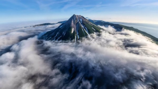 Вулкан Креницына, Курильские острова