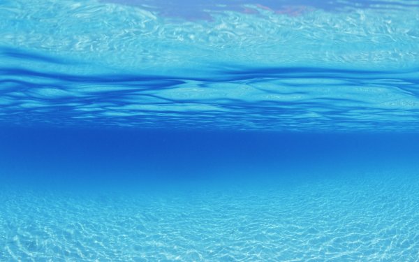 Голубое море