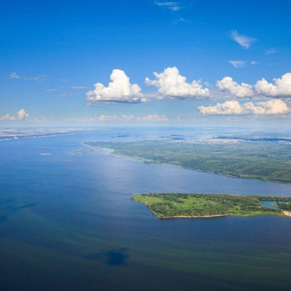 Волга полноводная река