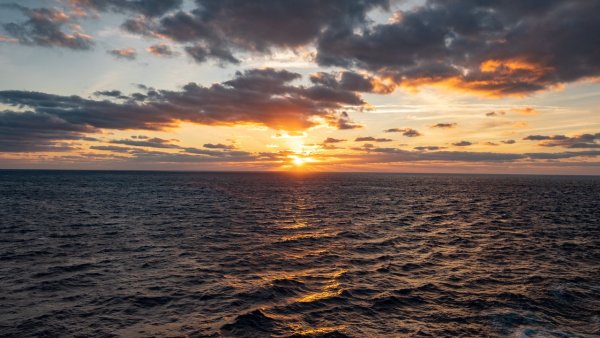 Синее море