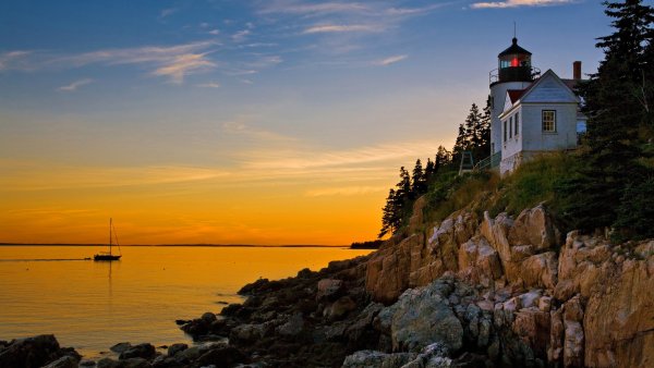 Маяк Bass Harbor head Lighthouse, Мэн (США)