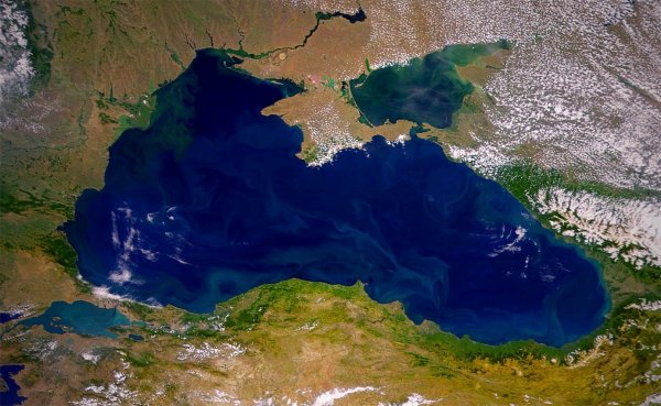 Азовское море космоснимок